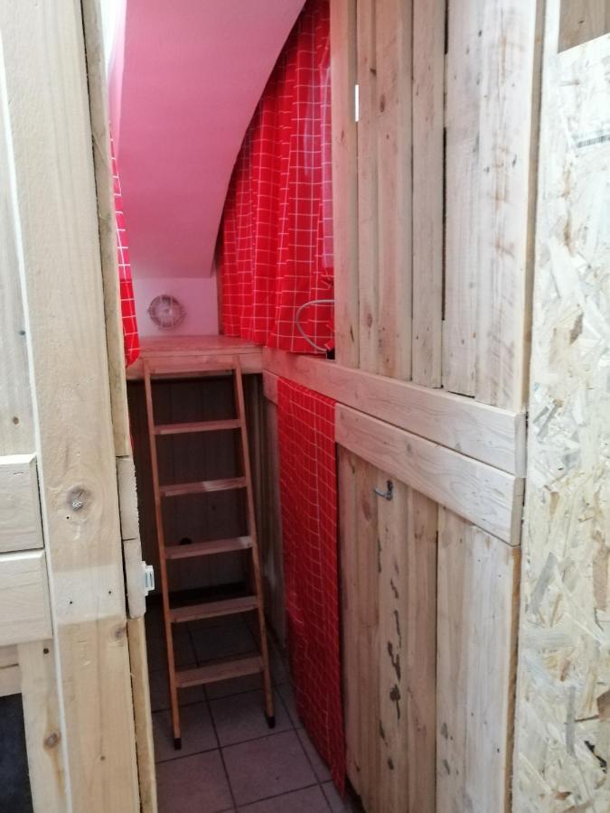 Fox-box Apt.